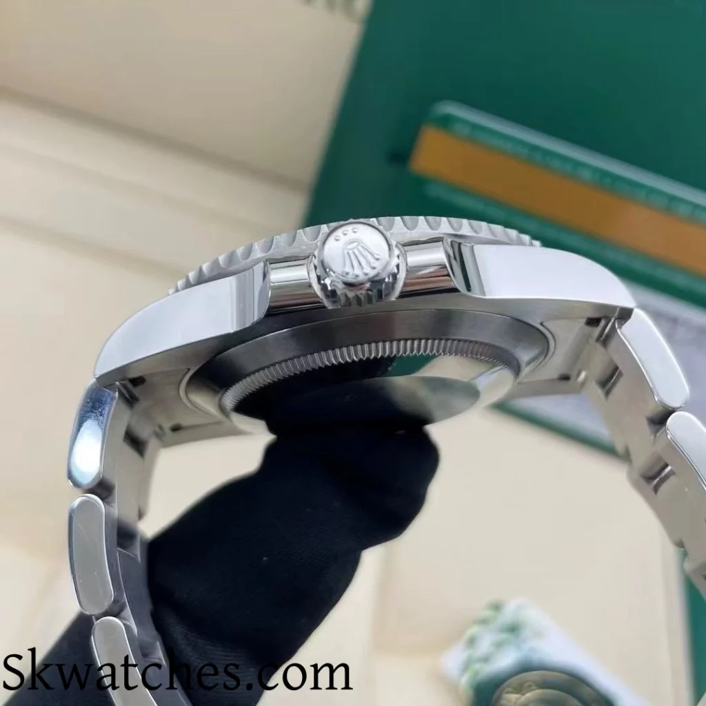 Rolex Submariner replica - Crown