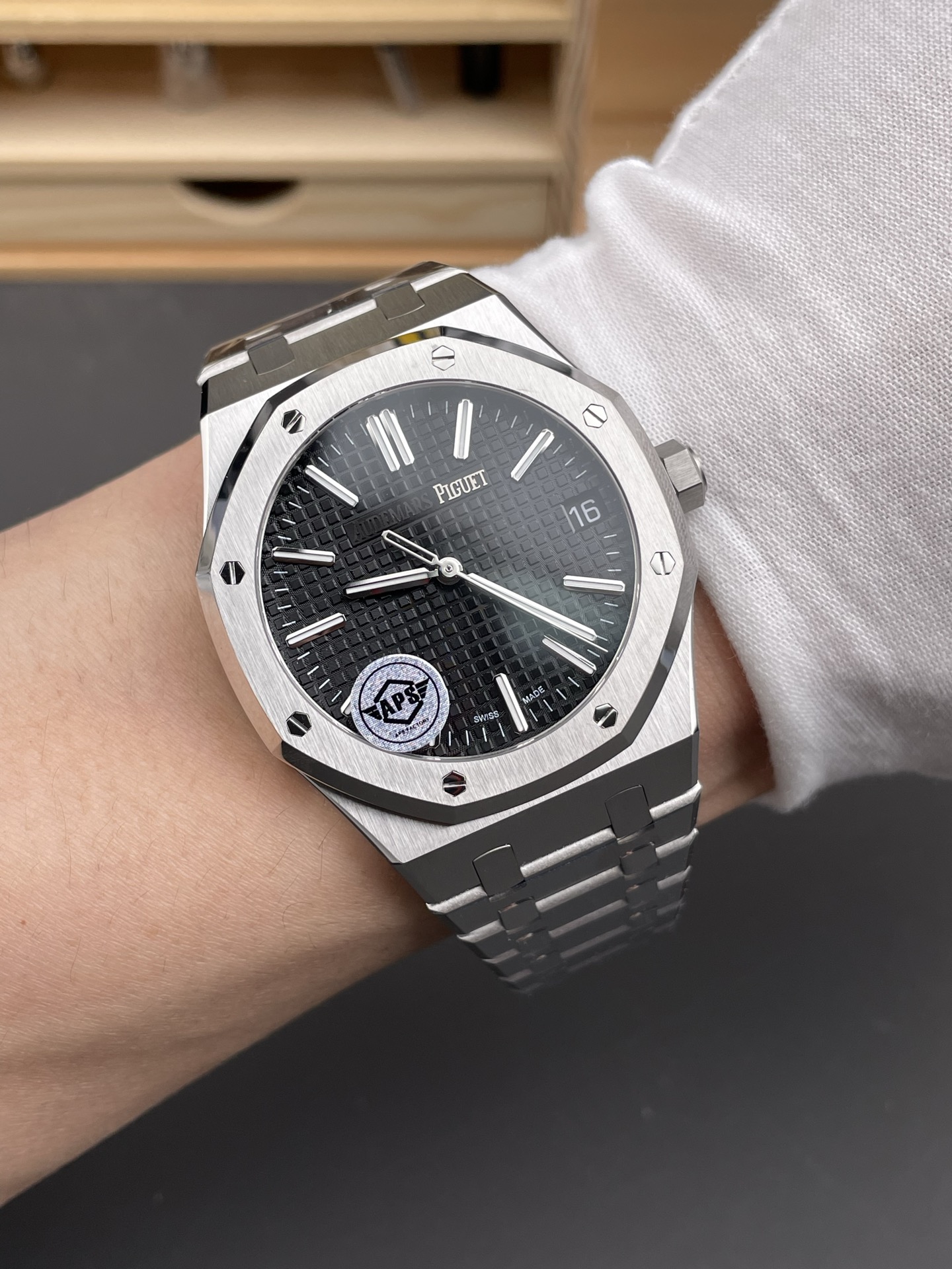 APS Royal Oak 15500 on wrist showing integrated bracelet fit and case proportions